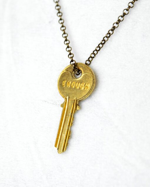 ENOUGH classic key necklace by the giving keys in gold