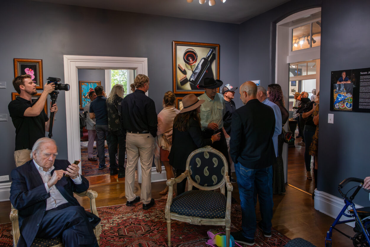 monthaven-scott-jacobs-1156- crowds gathering at monthaven arts and cultural center in Nashville for Scott jacobs' exhibit