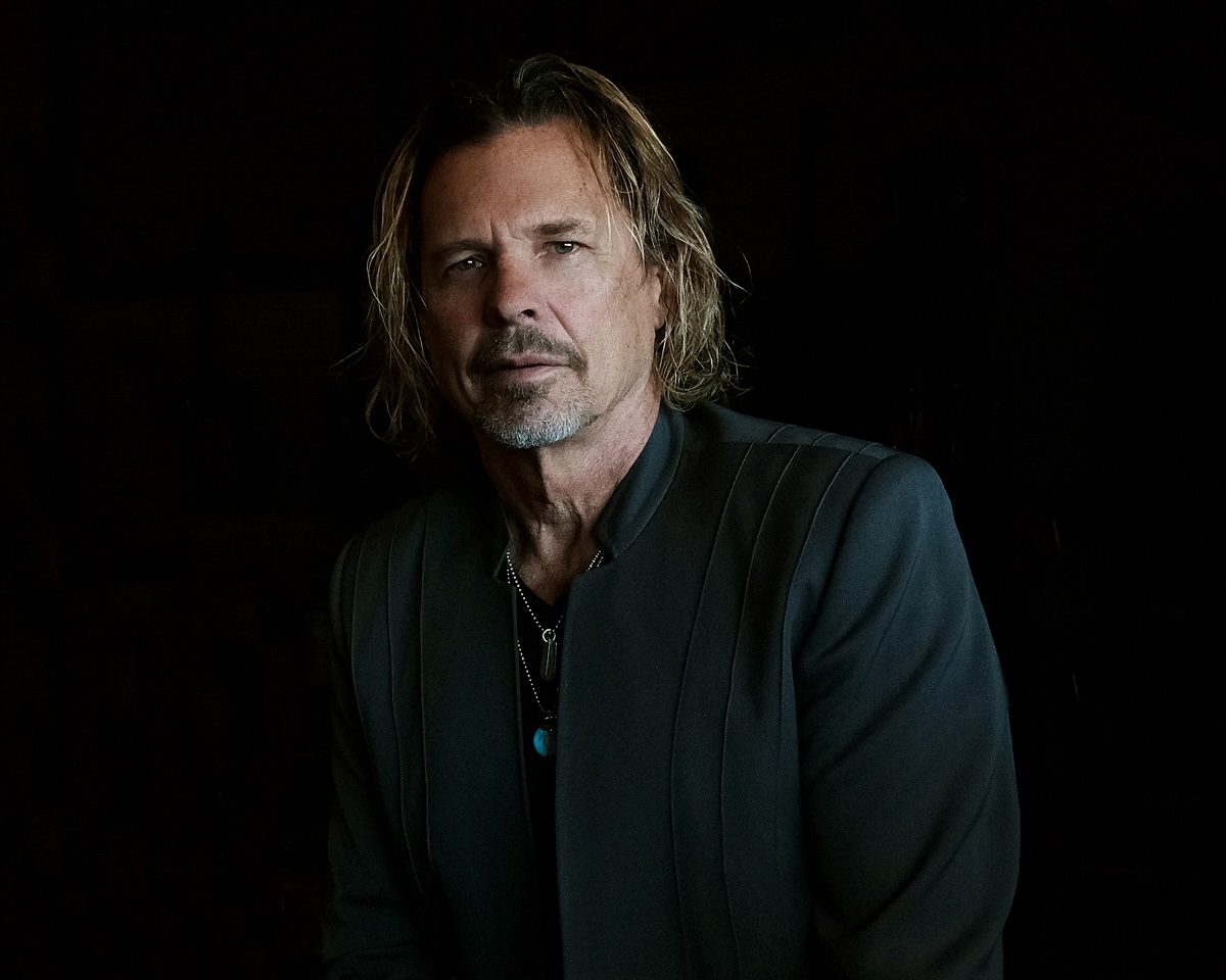 bio photo of musician Jeffrey Steele playing at Jacobs Gallery in deadwood